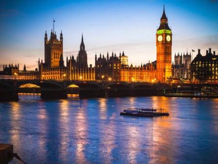 Parlamento_de_Londres_de_noche.jpg